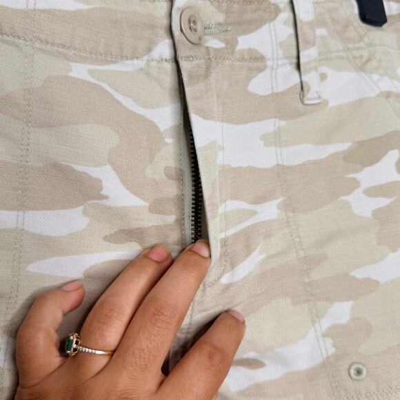 G1 Goods Womens Shorts Size 10 Beige Camo Cargo Cut Off Casual Wear - Picture 8 of 13